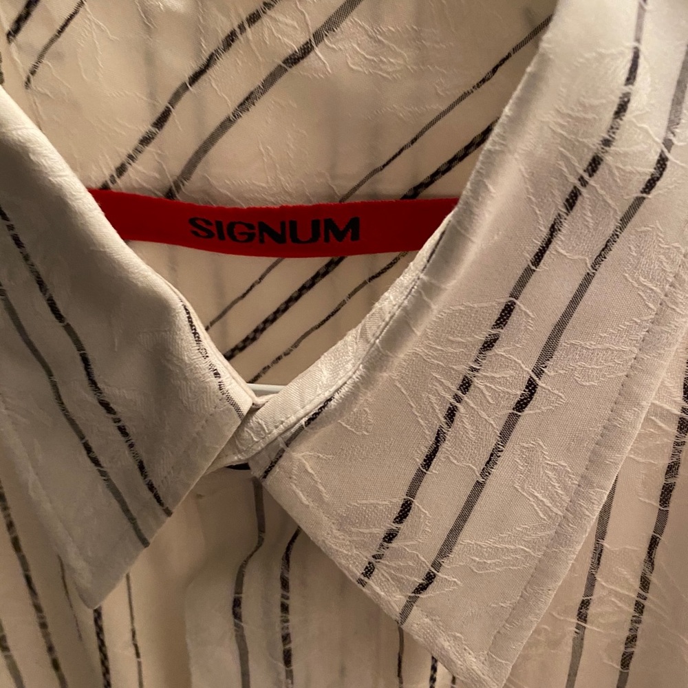 Men’s white with black stripes shirt sleeve shirt